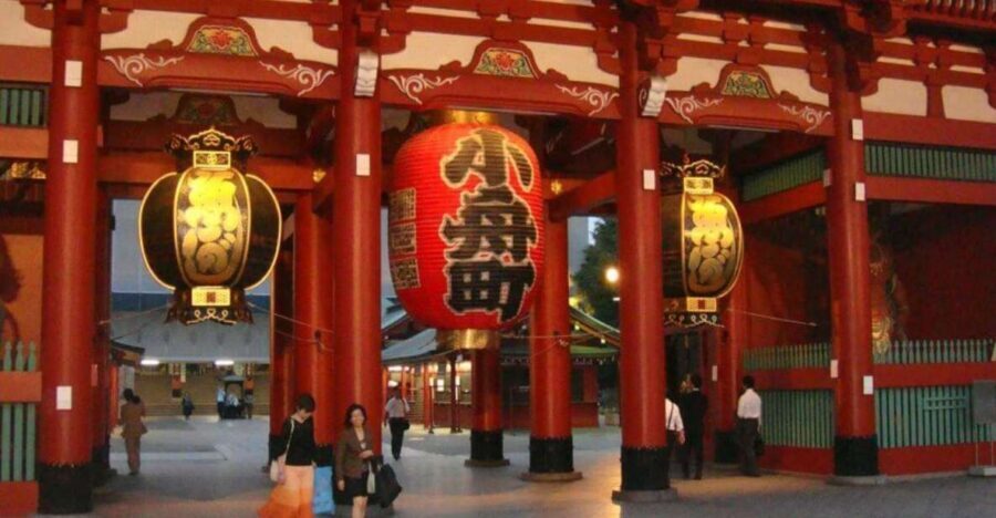 Asakusa, Tokyo's #1 Family Food Tour - The southern Japan lunch: turning snacks into a real meal