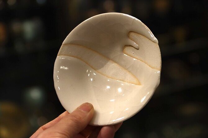 Authentic Pure Gold Kintsugi Workshop with Master Taku in Tokyo - Small Group Size, Patient Instruction, and Clear English Support