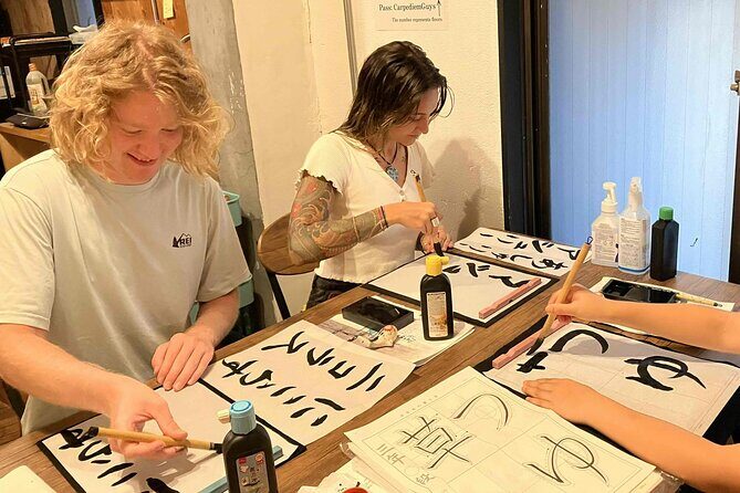 Calligraphy Culture SHODO Experience in Tokyo - Inside the class: how the teacher helps your hand learn