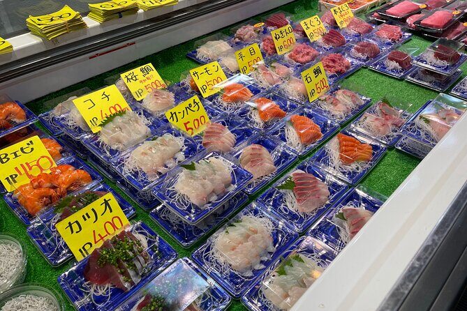 Classic Tsukiji Food Tour - Practical tips for an easier Tsukiji morning