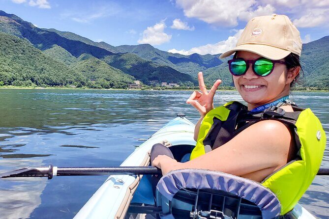 Early Morning Kayaking With Views of Mt Fuji at Lake Kawaguchiko - How the guide makes the experience feel more than just paddling