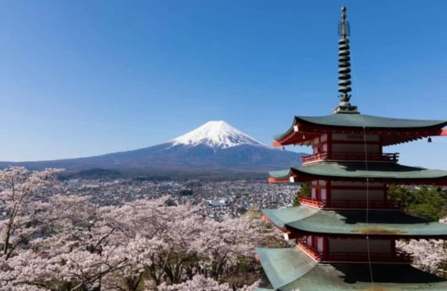 From Tokyo: Full-Day Mount Fuji Tour in English or Spanish - Lake Kawaguchiko cruise: the calmer payoff at the end