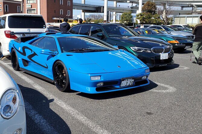Luxury van Ride to famous car meet up spot Daikoku - Shinjuku Meet-Up and the Luxury Van Route to the Expressways