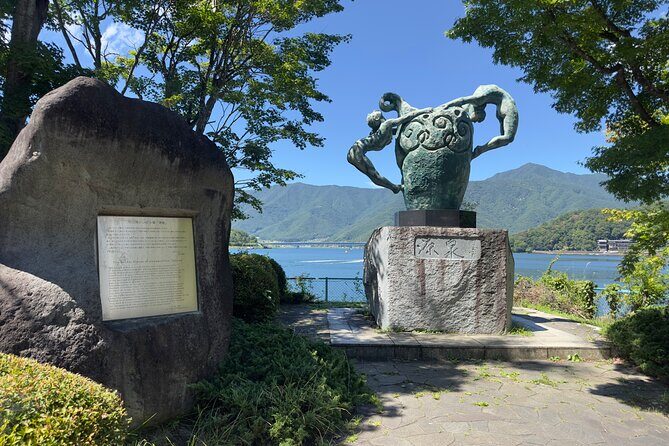 Mt. Fuji, Cherry Blossom & Shiba Sakura Pvt. Day Tour - Stop 3: Oshino Hakkai for water, cherry blossoms, and small-town charm