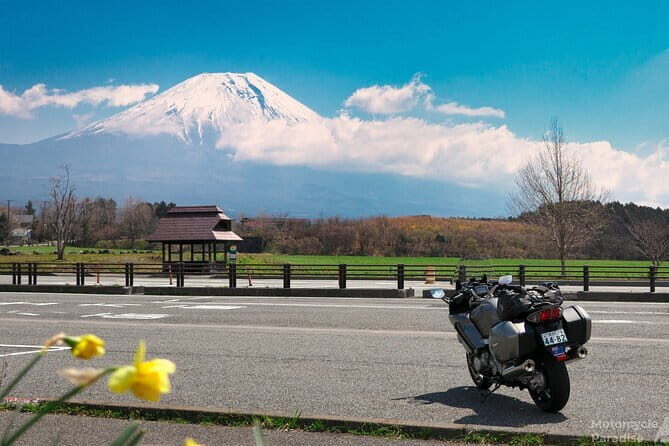 Mt. Fuji Day tour: Kawaguchi Lake Ropeway, Matcha, Oshino Hakkai - Stop 2: Matcha Making With Local Instructors by Lake Kawaguchiko