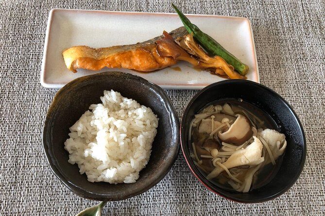 Private Home Cooking in Yanaka – Local Flavors in a Warm Setting - Getting taught in the kitchen: Ms Yajima and practical feedback