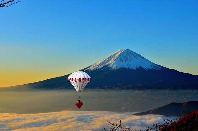 Private Unforgettable Mt Fuji Tour with English Speaking Driver - Lake Kawaguchiko: hot-springs town energy and big-view refresh