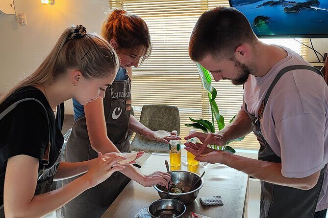 Ramen & Dumpling Cooking in Tokyo with Chef/Vegan possible - Getting There and Making It Feel Easy