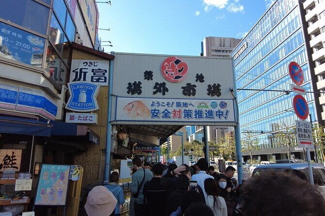 Shinjuku: Food Tour – 15 Dishes & 3 Drinks at 4 Eateries - Stop 4 and the wrap-up: getting your final hits of Shinjuku flavor