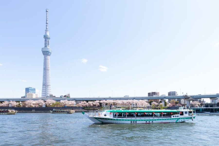 Sumida River: Japanese Traditional Yakatabune Dinner Cruise - Onboard comfort: tatami seating, shoes off, and shared table reality