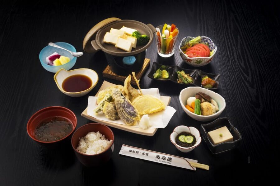Sumida River: Japanese Traditional Yakatabune Dinner Cruise - Price and value: is $103 per person worth it?