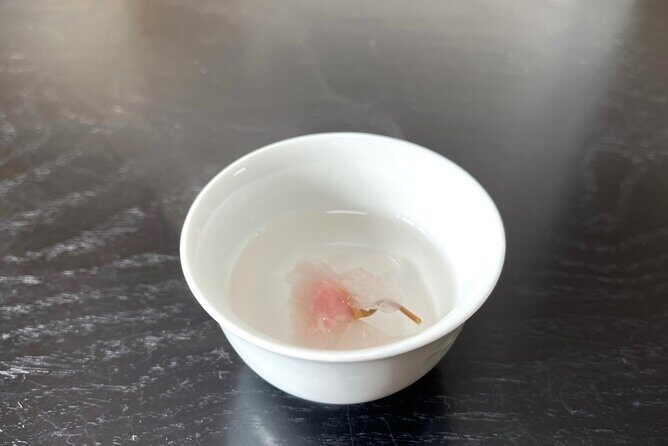 Tea Ceremony Workshop in Tokyo by the Experienced Instrucor - Sakura Tea Welcome and the 10-Minute Chado Primer
