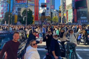 Tokyo: 3-Hour Bike/E-Bike Tour of the City's Highlights - Stop 1: Zojo-ji Temple and that iconic Tokyo Tower backdrop