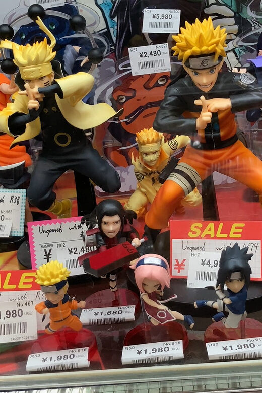 Tokyo Akihabara, Anime, Manga, Video Games & Maid Cafe Tour - Super Potato Akihabara: a favorite stop for game-minded browsing