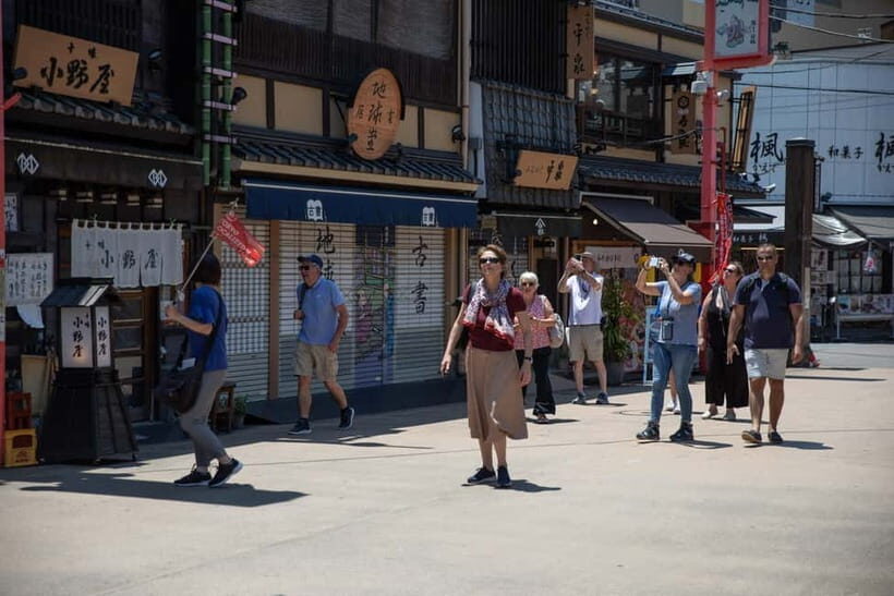 Tokyo: Asakusa Walking Tour with Sensoji Temple Visit - Sensō-ji Temple: what to watch for during the guided visit and free time
