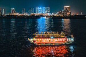 Tokyo Bay Yakatabune Dinner/Day Cruise with Japan Show and Drinks - Sukiyaki on a boat: familiar food, real comfort