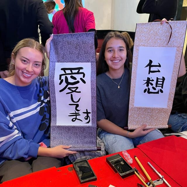 Tokyo: Calligraphy on Kanji Fan & Scroll with Drink - Who this workshop suits best (and who should rethink it)