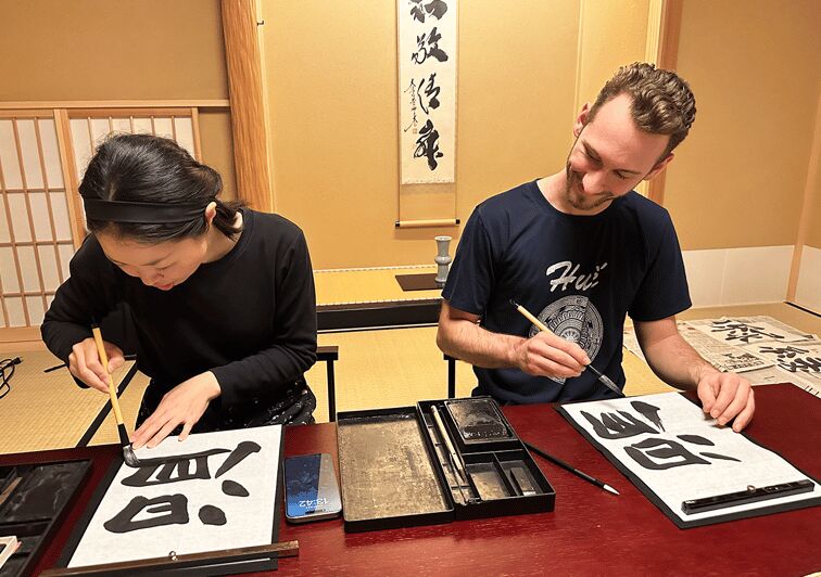 Tokyo: Calligraphy Workshop & Original T-Shirt Creation - Why this calligraphy-and-T-shirt workshop is such a smart Tokyo souvenir