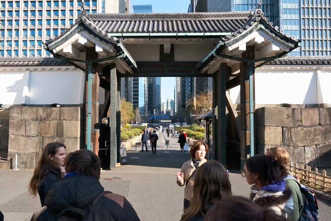 Tokyo Castle, Imperial Palace, Shogun & Garden Walking Tour - Duration and Pace: Two Hours That Don’t Feel Like a Lecture