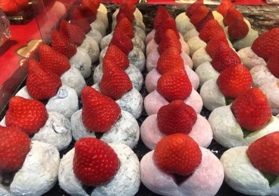Tokyo: Classic Tsukiji Food Tour - Breakfast at a Local Restaurant: The Tour’s Best First Move