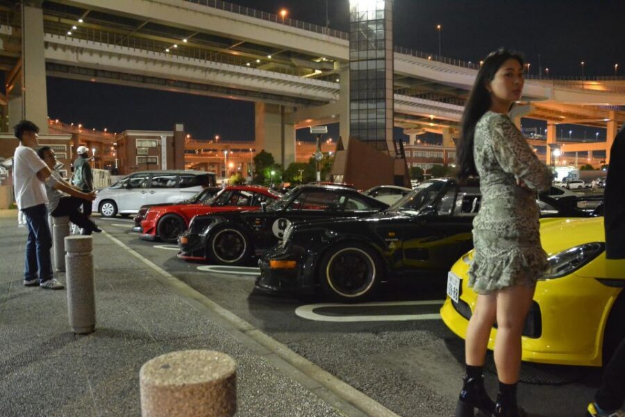 Tokyo: Daikoku JDM Car Meet Tour + LibertyWalk & Autobacs! - Guides make it feel like an insider night, not a bus tour