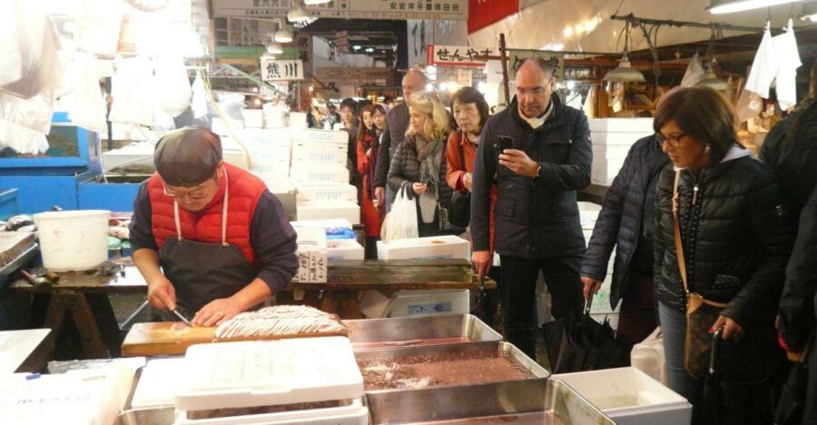 Tokyo: Guided Walking Tour of Tsukiji Market with Breakfast - Tsukiji Hongwanji Temple: your morning starts with faith and design