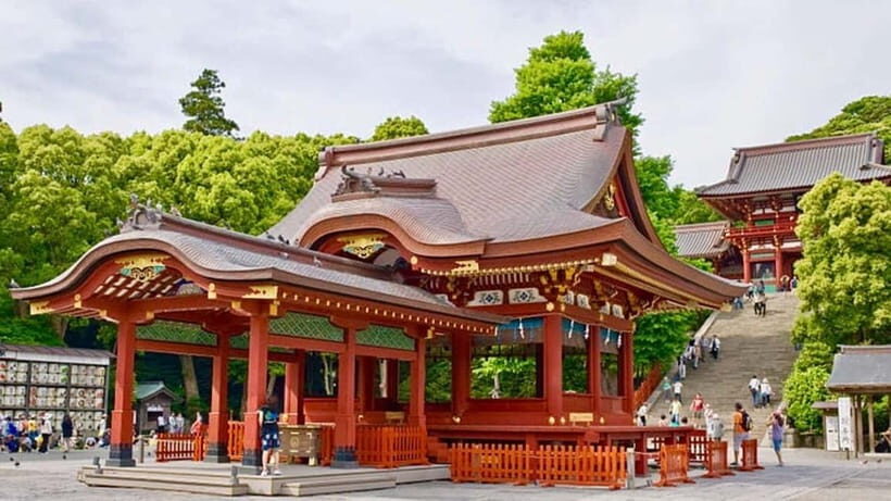Tokyo: Kamakura & Enoshima Day Tour with Pickup & Train Ride - Tsurugaoka Hachimangu: the biggest shrine stop and how to make it pay off
