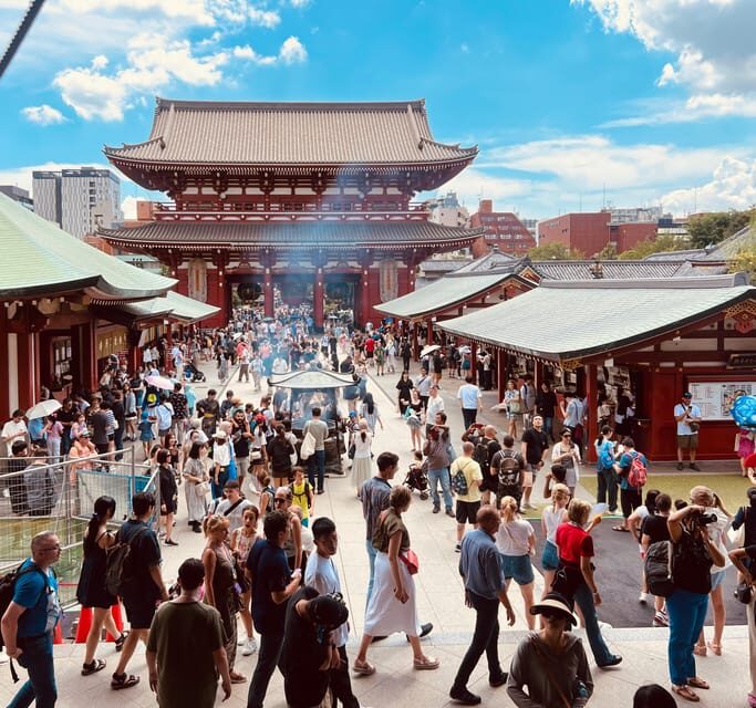 Tokyo: Meiji Jingu Shrine and Shinto Culture Walking Tour - Meiji Jingu Gyoen Photo Stop: The Imperial Garden Sets the Tone