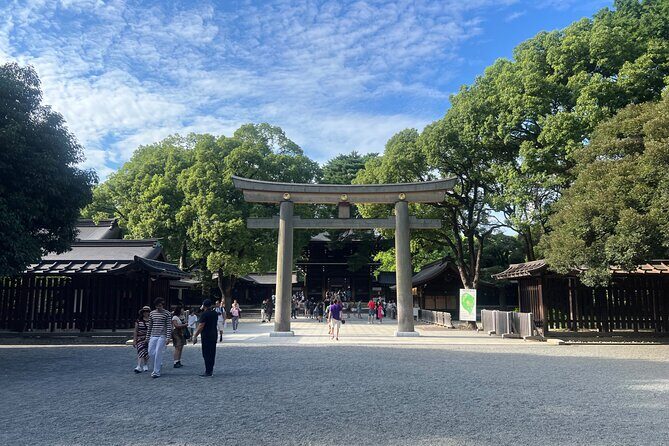 Tokyo: Meiji Shrine and Shinto Culture Walking Tour - The best meeting point in the area: Starbucks with easy navigation