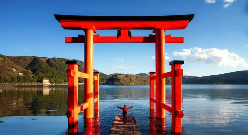 Tokyo: Mt. Fuji Tour, Hakone Ropeway, Owakudani, Lake Ashi - Heiwa no Torii at Lake Ashi: the Fuji photo stop that people wait for