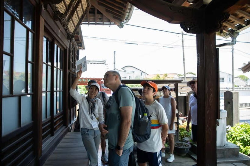 Tokyo: Old Quarter Yanaka Walking Tour - Nezu Shrine: a calm finish before your Yanaka Ginza wandering
