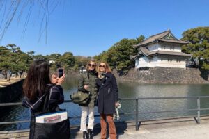 Tokyo Private Tour! Edo Castle & Imperial Palace East Gardens - Getting there: Wadakura Fountain and a fast start