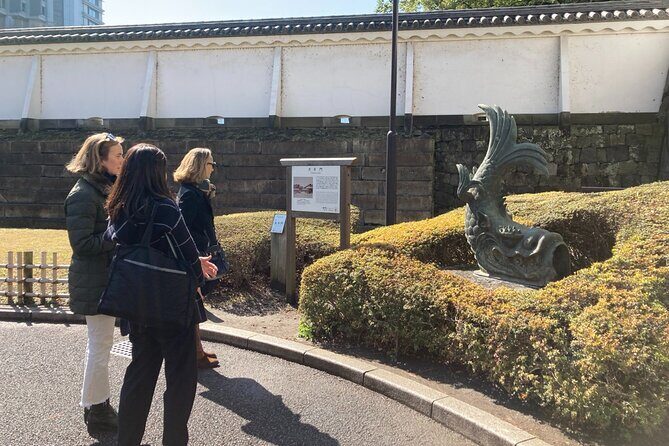 Tokyo Private Tour! Edo Castle & Imperial Palace East Gardens - Edo Castle Ruins and Ninomaru Garden: the shogun-era layer