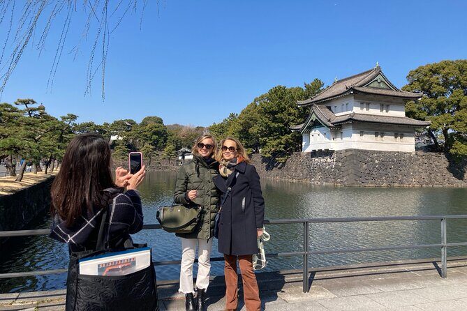Tokyo Private Tour! Edo Castle & Imperial Palace East Gardens - Getting there: Wadakura Fountain and a fast start