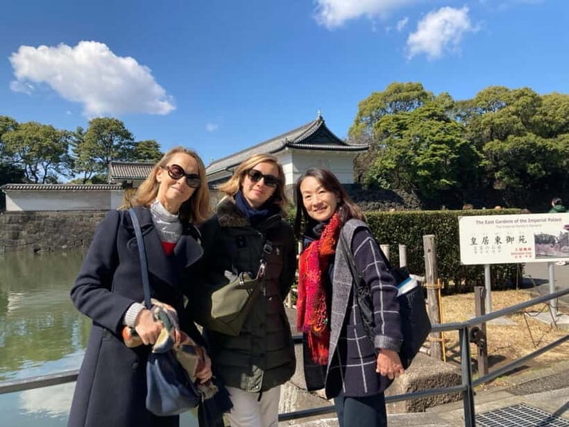 Tokyo: Pvt. Tour - Edo Castle & Imperial Palace East Gardens - Ninomaru Garden: Seasonal Flowers and a Slower Way to See Tokyo