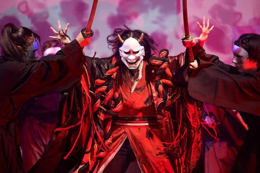 Tokyo: Samurai Entertainment Night Show in Kanda Shrine - Kanda Myojin Shrine after dark: the setting does half the work