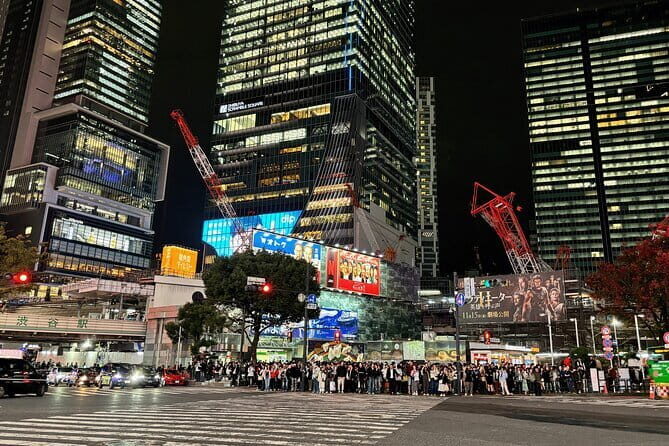 Tokyo: Shibuya Highlights Walking Tour & Secret View Spot - Meeting point setup and how the flow keeps it stress-free