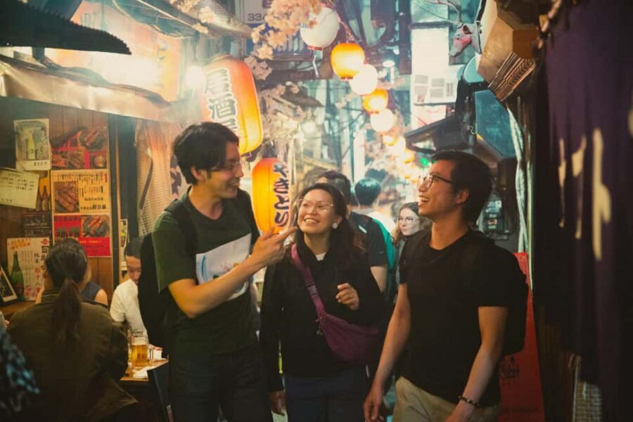 Tokyo: Shinjuku Izakaya and Golden Gai Bar Hopping Tour (2h) - Neon Shinjuku at Night: what this 2-hour outing really feels like