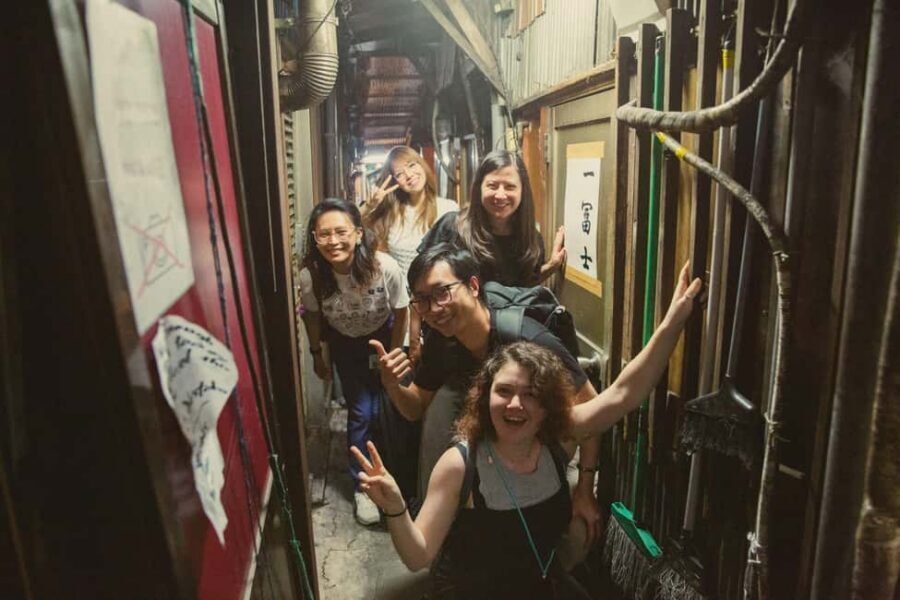 Tokyo: Shinjuku Izakaya and Golden Gai Bar Hopping Tour (2h) - Guides make the night: why Hiro, Ryota, Shuji, Sean, and Tak matter