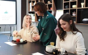 Tokyo: Traditional Tea Ceremony with a Tea Master - Your Start in the Ocharu Room: Wakocha Tea Cake Welcome
