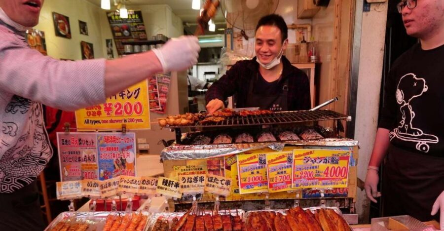 Tokyo: Tsukiji Fish Market Tour with 6 Stops & Seafood Lunch - Tsukiji Outer Market: The 5+ Tastings That Actually Add Up