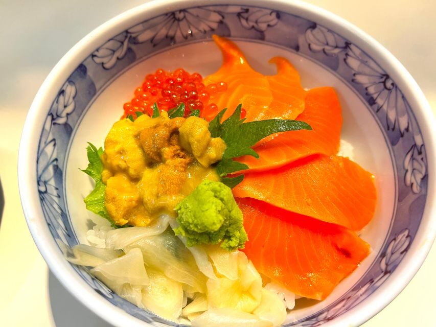 Tokyo: Tsukiji Fish Market Tour with 6 Stops & Seafood Lunch - Lunch at a Seafood Donburi Spot: Sit Down, Eat Well