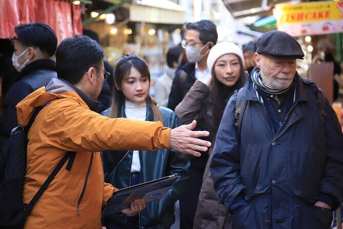 Tokyo : Tsukiji Fish Market Tour with Fresh Sashimi Tasting - The 90-minute flow: Outer Market tastings and wholesale atmosphere