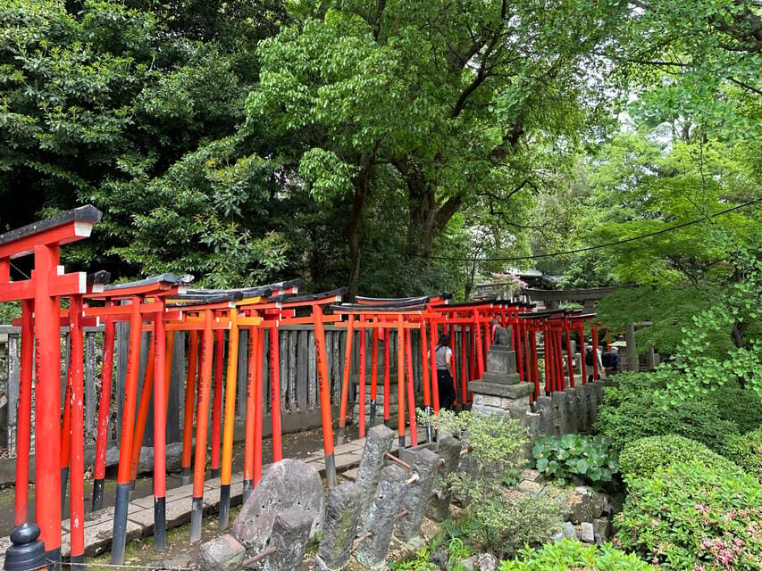 Tokyo:Stroll in Old traditional culture towns~Yanaka & Nezu - Yanaka Ginza and Yoshida Liquor Store: food, souvenirs, and a sake legacy