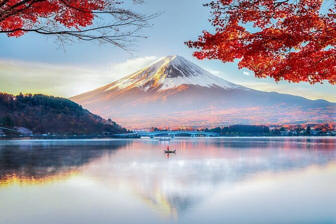 Mount Fuji Sightseeing Private tour w English speaking chauffeur - Arakura Fuji Sengen Shrine and the Chureito Pagoda Photo Moment