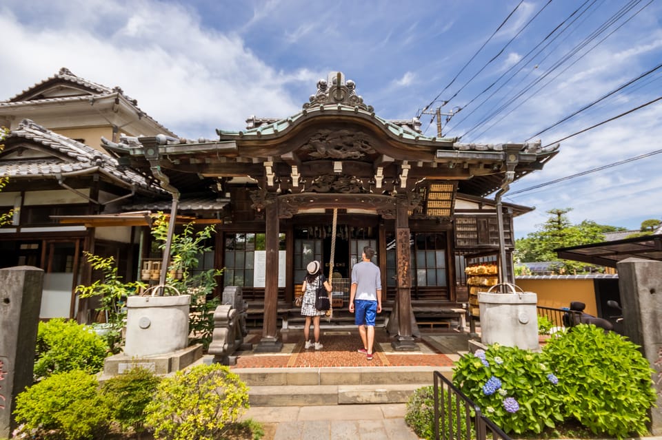 Old and Nostalgic Tokyo: Half-Day Yanaka Walking Tour - Why Yanaka feels like old Tokyo on purpose