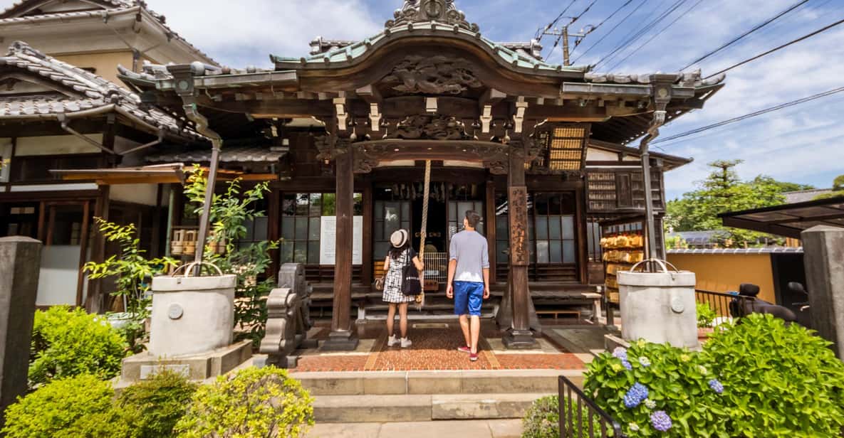 Old and Nostalgic Tokyo: Half-Day Yanaka Walking Tour - Nezu Shrine built in 1706: Edo-era history you can actually see