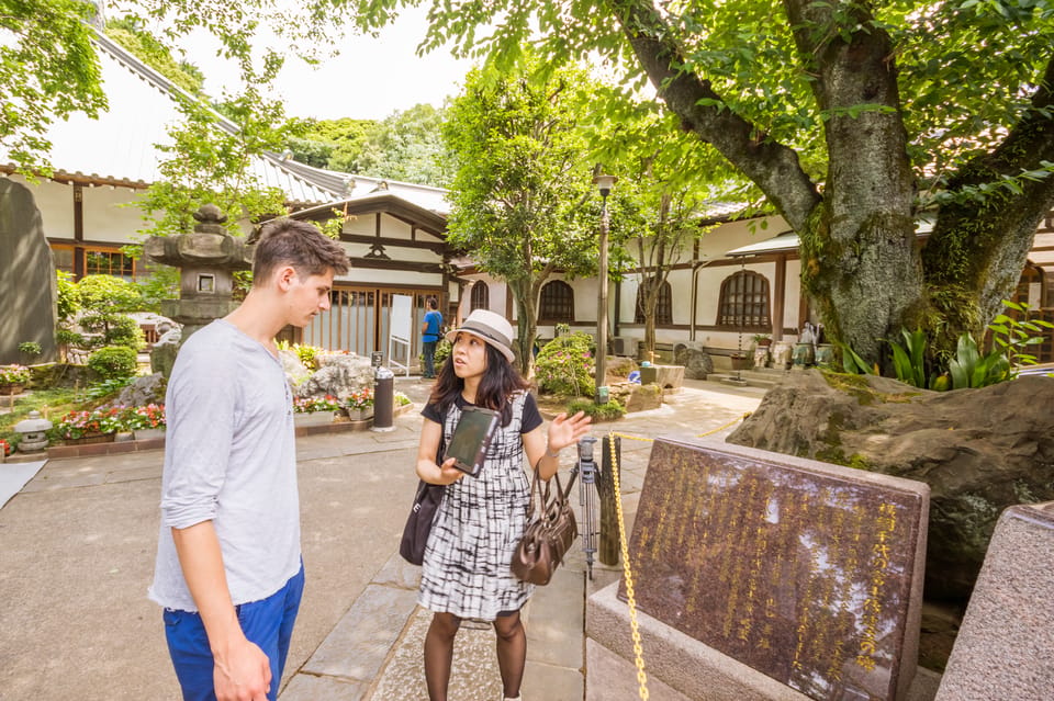 Old and Nostalgic Tokyo: Half-Day Yanaka Walking Tour - Yanaka-Ginza and the sweet side of old Tokyo